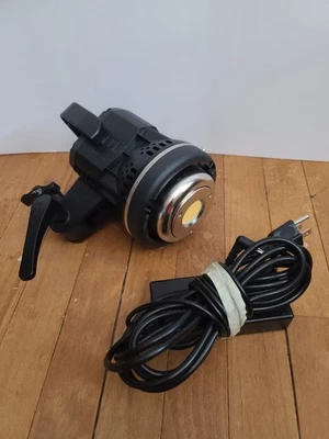 GVM 80W CRI97+ Video Light with Bowens Mount 5600K Dimmable LED P80S - Image 1 of 3