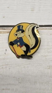 Pepe le Pew Looney Tunes Lapel Tie Pin Enamel Vintage 1994 Warner Bros - Picture 1 of 4