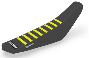 Cubierta de asiento Enjoy Manufactured Husqvarna TC 65 2024 - 25 logotipo acanalado negro/neón - Imagen 1 de 1