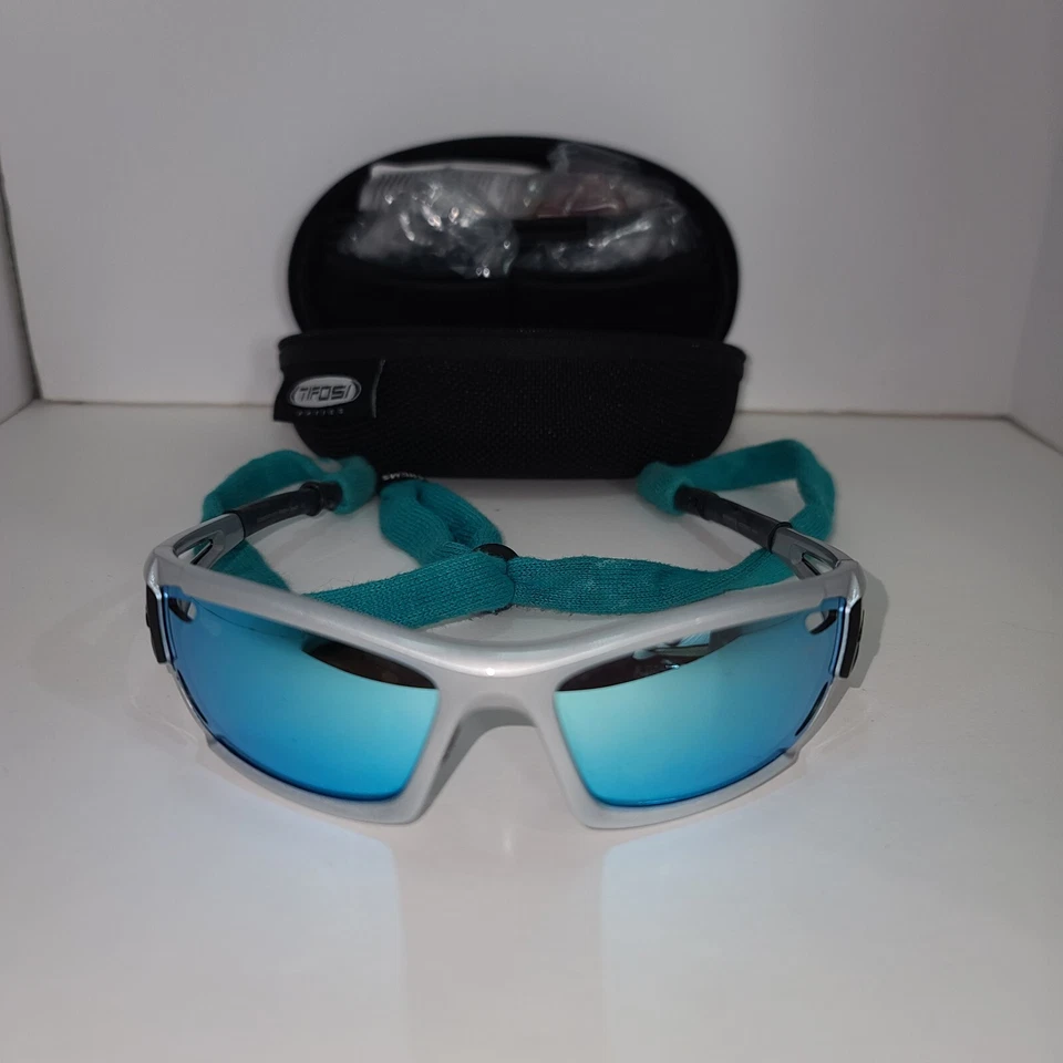 Tifosi Dolomite 2.0 Sport Sunglasses Set w/ 2 Lens Sets Strap & Case Blue Mirror - Image 1 of 4