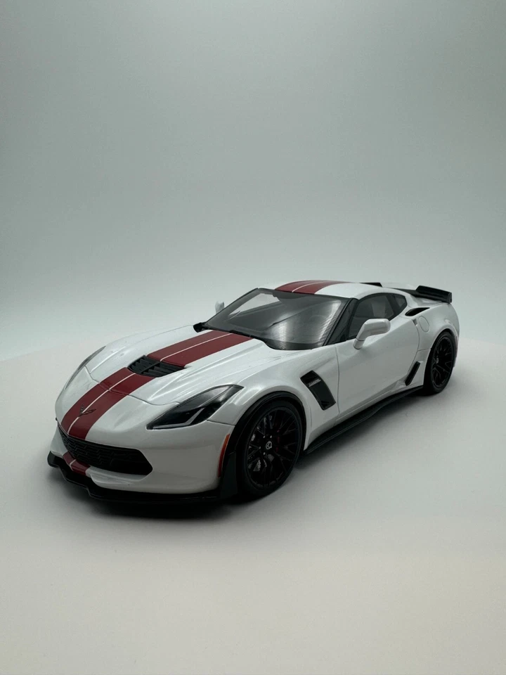 Corvette Stingray C7 Z06 1:18 de GT Spirit Foto 1 de 4