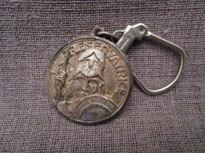 porte-clefs ancien publicitaire "assurance la PRÉSERVATRICE" - Photo 1/2