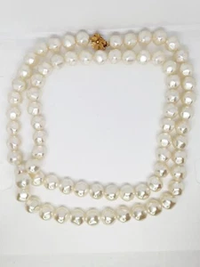 Vtg Lrg Faux Pearl Long Single Strand Flapper Dogwood Flower Box Clasp Necklace - Picture 1 of 6