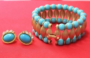 Vintage CROWN TRIFARI Signed Turquoise Imitation Bracelet & Earrings Set - Picture 1 of 12