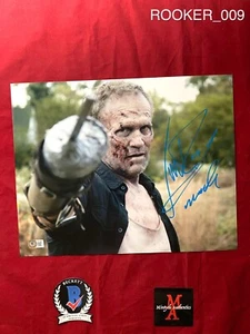 MICHAEL ROOKER SIGNED 11x14 PHOTO! MERLE! THE WALKING DEAD! BECKETT COA! - Picture 1 of 1