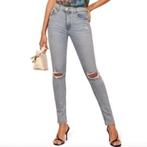 Reformation Women High Rise & Skinny Leg Miami Destroyed Jeans Blue Size 27 - Picture 1 of 10