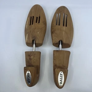 BALLY OF SWITZERLAND Cedar Wood Shoe Trees Shape Saver Insert Men's Size Medium - Picture 1 of 14