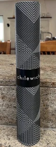 Chilewich gesteppter Smoking schwarz weiß Tischläufer 14” x 72” - Bild 1 von 1