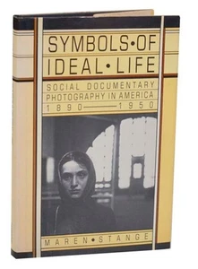 Maren STANGE / SYMBOLS OF IDEAL LIFE SOCIAL DOCUMENTARY PHOTOGRAPHY 1st #185851 - Picture 1 of 1