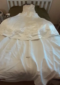 Stunning Alfred Angelo designed Black trim princess wedding dress size 10 - Picture 1 of 20