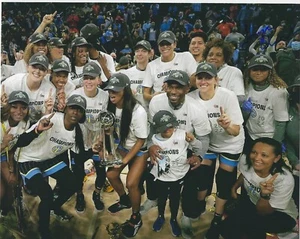 TONYA EDWARDS Signed 8 x 10 Photo WNBA Basketball CHICAGO SKY Coach CHAMPIONS - Picture 1 of 1