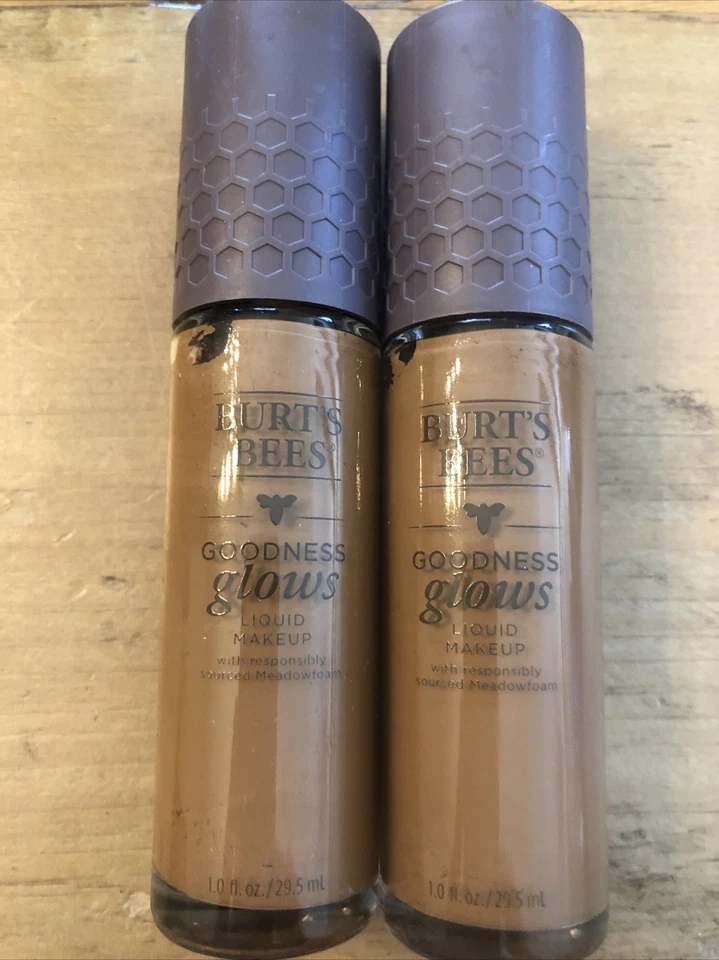 2 PK BURT'S BEES Goodness Glows Liquid Makeup Foundation 1062 Cocoa 1 oz. - Image 1 of 3