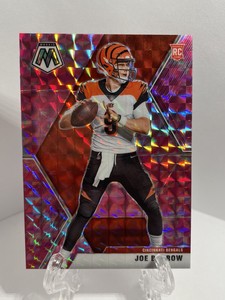 2020 Panini Mosaic - Rookies Mosaic Camo Pink Prizm #201 Joe Burrow (RC)