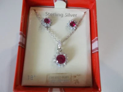 Juego de collar y aretes de plata de ley con rubíes creados y circonitas cúbicas Foto 1 de 3