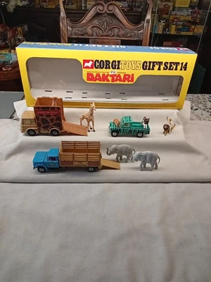 " Fully Complete " Vintage Corgi Gift Set 14 Daktari Excellent In Box ...WOW !!! - Image 1 of 4