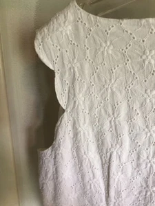 Talbots 1X Petite Sleeveless Top Split Neck Eyelet Scalloped White - Picture 1 of 8