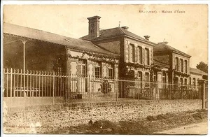 CP 61 ORNE - Rai - Maison d'Ecole - Picture 1 of 1
