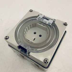 CLIPSAL 56SO3/110 3 pin surface socket 10A 110VAC Two round live contacts - Picture 1 of 2