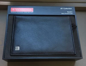 Victorinox Sandro Passport Case - Picture 1 of 6