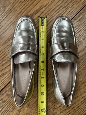 Mocasines de cuero metálico para dama talla 8 de Pour La Victoria Foto 1 de 4
