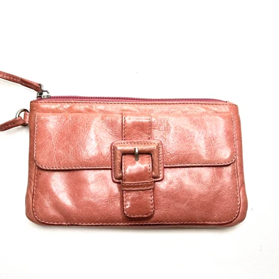 *Muñequera/cartera retro HOBO INTERNATIONAL de cuero rosa con hebilla decorativa Foto 1 de 4