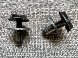 RANGE ROVER LAND DISCOVERY EVOQUE BATTERY COVER AIR INTAKE TRIM PLASTIC CLIPS - Picture 1 of 12