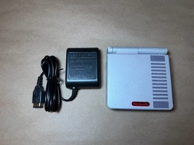 Sistema de Consola Nintendo NES Edición Limitada Game Boy Advance SP GBA SP | Probado Foto 1 de 4