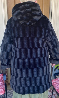 Abrigo Dennis Basso NEGRO Piel Sintética REVERSIBLE Talla Mediana PRECIOSO CÁLIDO ACOGEDOR Foto 1 de 4