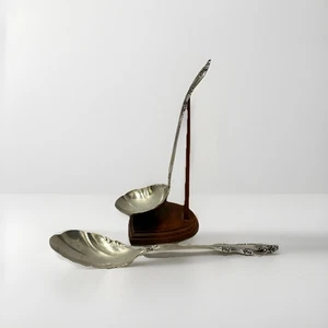 Lot of 2 Vintage Community Silverplate “Artistry” Serving Spoons Ornate Floral - Picture 1 of 10