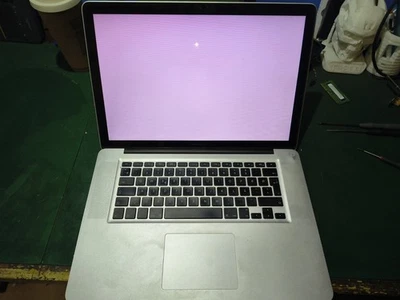 APPLE MacBook Pro 15" Mid 2010 A1286 - NON FUNZIONANTE O PER RICAMBIO - Immagine 1 di 4
