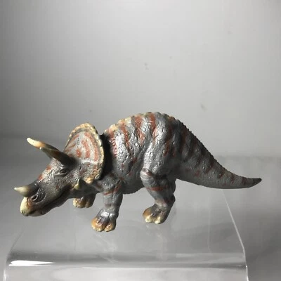 Figura de acción de dinosaurio Shleich Triceratops 2002 juguete - coleccionable - 4,5" de largo Foto 1 de 4