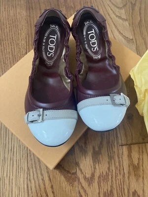 全新带盒 100% 正品 Tod's 白色帽趾勃艮第芭蕾舞演员 Ball Dee 平底鞋 尺寸 35.5  — 第 1/4 张图片