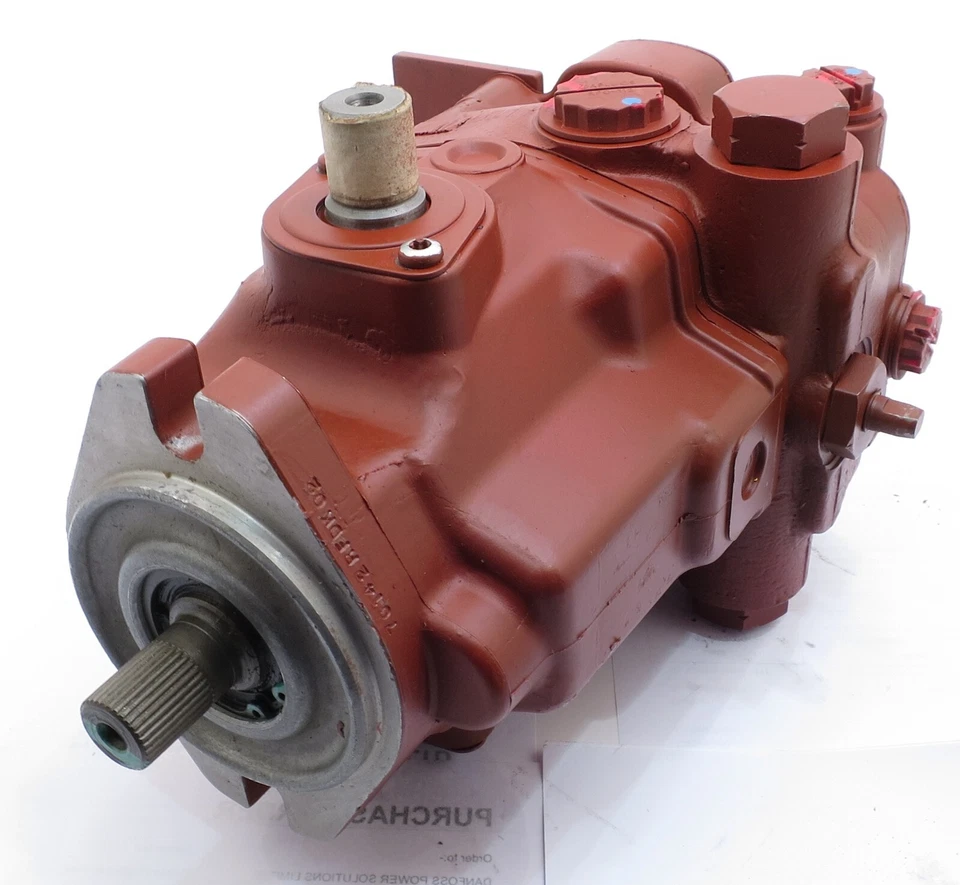 Gehl Lader 4610 Kolbenpumpe Cessna Eaton 70142RF - Bild 1 von 4