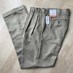 Van Heusen Traveler Men's 34x34 Tan Pants Pleated Front Cuffed Hem NWT Non-Iron - Picture 1 of 3