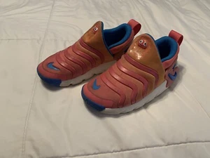 Nike Dynamo Go SE Kids Athletic Shoes Low Size 1 Y Youth DX6672-800 Slip On - Picture 1 of 10