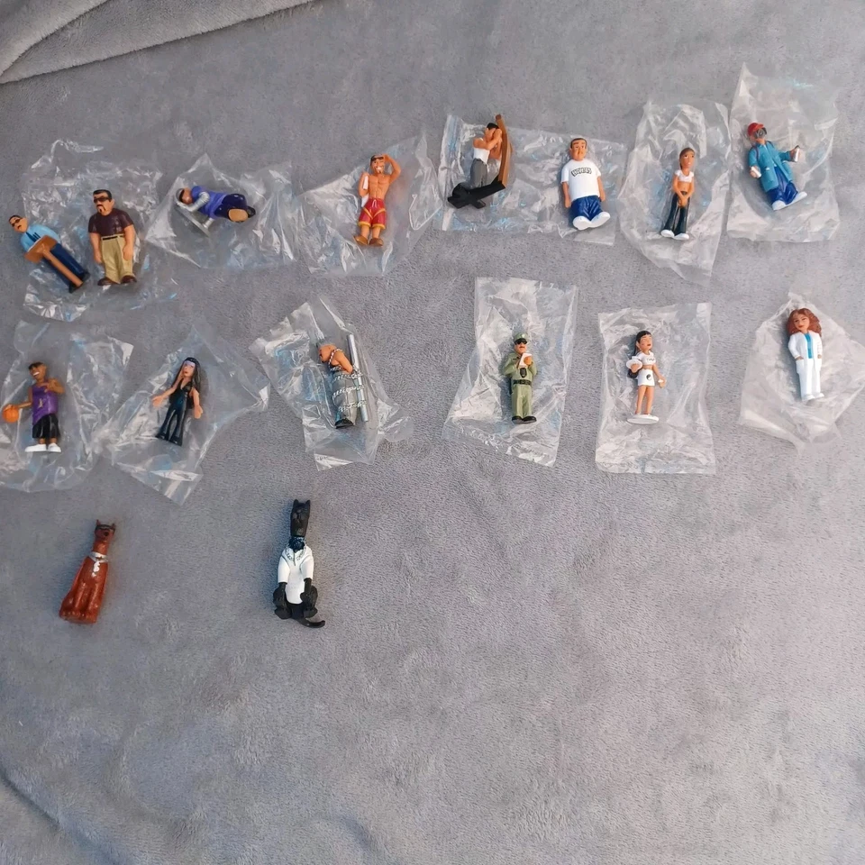 Lote De 16 Figuras Homies De Colección + 2004 Homies Póster Figuras Raras Perro Libra Foto 1 de 4