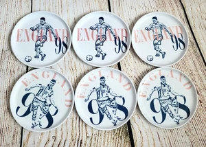 Set aus 6 Vintage Kunststoff Melamin England Fußball Untersetzern - KOSTENLOSER VERSAND - Bild 1 von 7