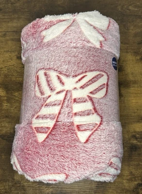 NEW - HOLIDAY BOWS- KOHLS THE BIG ONE- PLUSH THROW BLANKET 5X6 FT - Image 1 of 3