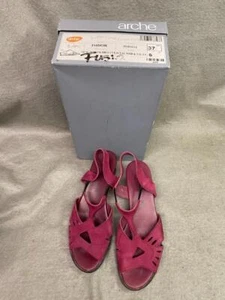 ARCHE WOMEN'S 2 INCH HEEL FUCHSIA SUEDE SANDALS SIZE 37 (US 6) SLIGHTLY USED - Picture 1 of 8