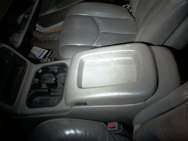 Передняя консоль CHEVY SILVERADO 1500 03 04 05 06 07 - Изображение 1 из 1