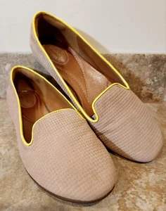 Clarks | Beige Suede Yellow Leather Piping Flats Shoes Size 7 M | CUTE! 💖✨️ - Picture 1 of 10
