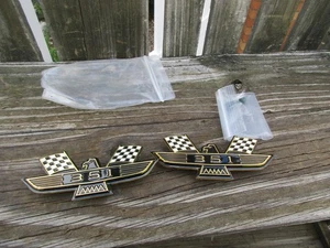 NEW GOLD 351 FLAG FORD EMBLEMS/MUSTANG/FAIRLANE/COUGAR/TORINO/GALAXIE - Picture 1 of 5