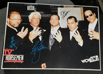 4 póster firmado por HORSEMAN, Ric Flair, Arn Anderson +, Aew, WCW, WWE Foto 1 de 2
