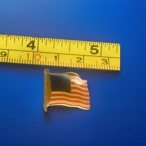 Vintage American Flag Lapel Pin Brooch Red White & Blue Gold Tone USA Patriotic - Picture 1 of 2