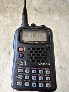Yaesu VX-5 Triband 50/144/430 Mhz - Foto 1 di 7