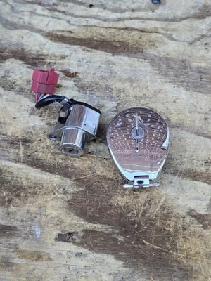 01-09 KAWASAKI ELIMINATOR 125 JUEGO DE LLAVES DE ENCENDIDO CON TAPA DE GAS OEM  Foto 1 de 4