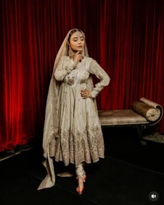 Gown Anarkali dress Bollywood Pakistani Indian wedding suits salwar kameez party - Picture 1 of 6
