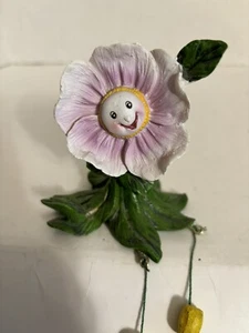 Anthropomorphe Blumenregal Sitter Figur Lavendel/weiße Blumen - Bild 1 von 3
