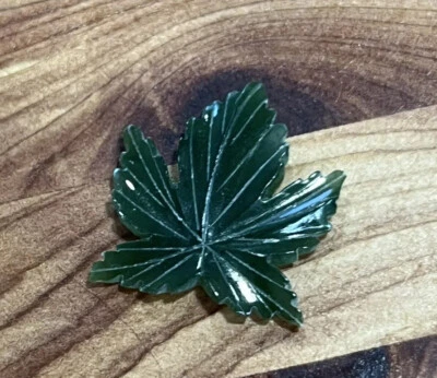 Antiguo Stock Vintage Hoja Tallada Genuina Jadeíta Jade Cabujón Natural Foto 1 de 4