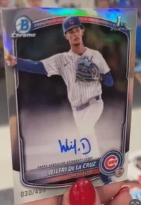 Bowman Chrome Wilfri De La Cruz 2025 primer refractor automático 30/499 Cubs SP LIMPIO - Imagen 1 de 1
